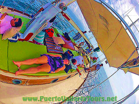 Catamaran Relaxing Puerto Vallarta